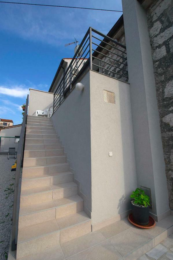 Apartment Dva Oriha Funtana Exterior foto