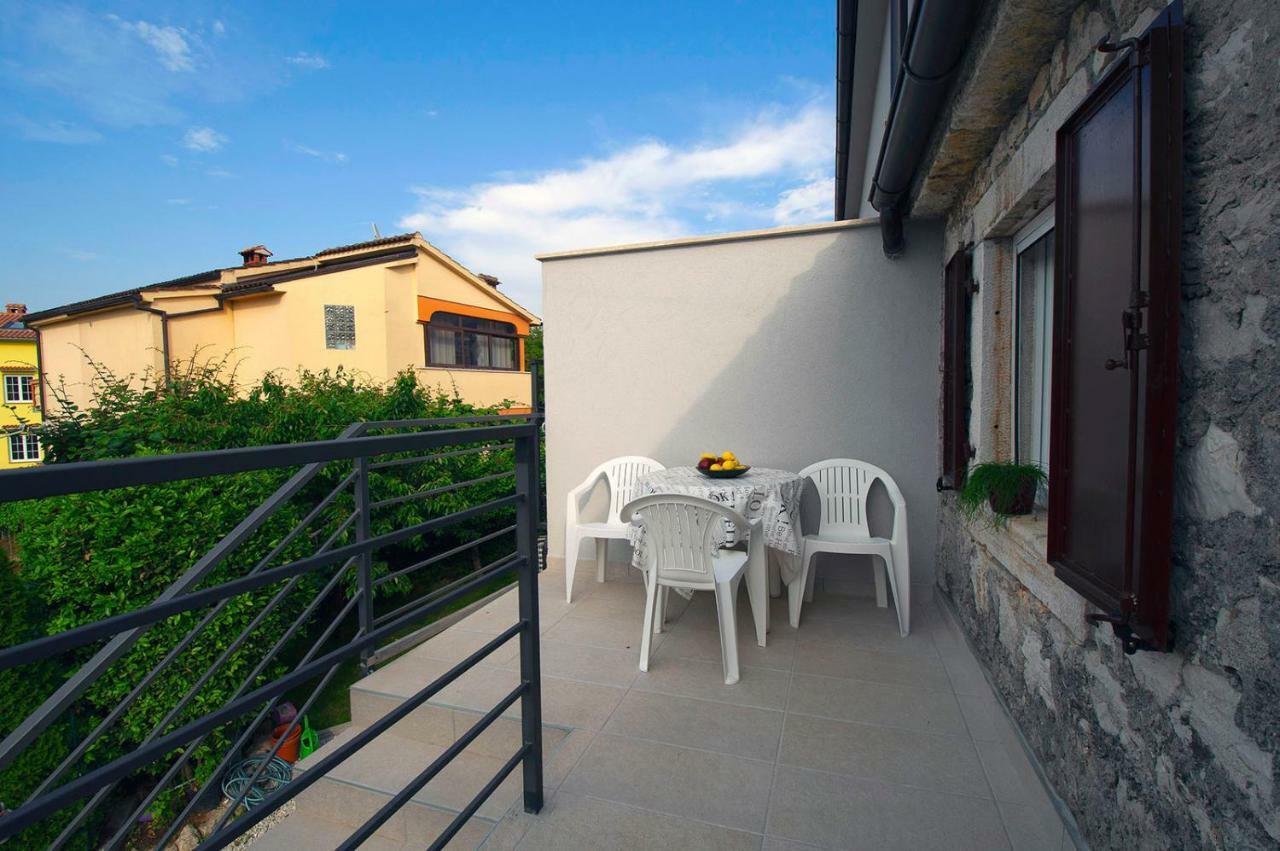 Apartment Dva Oriha Funtana Exterior foto